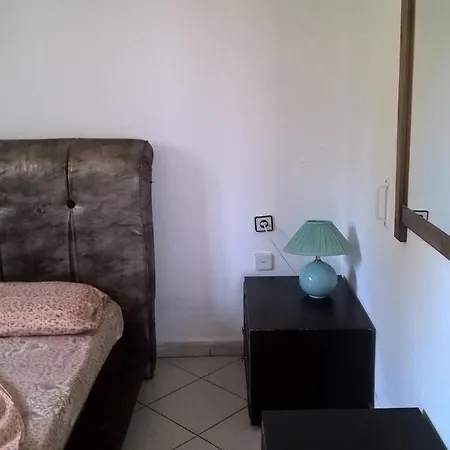 Manos House * 艾斯普罗瓦塔
