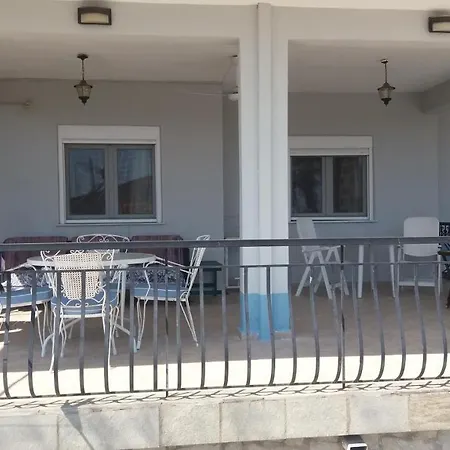 Manos House 度假居 *