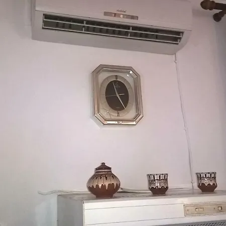Manos House * 艾斯普罗瓦塔