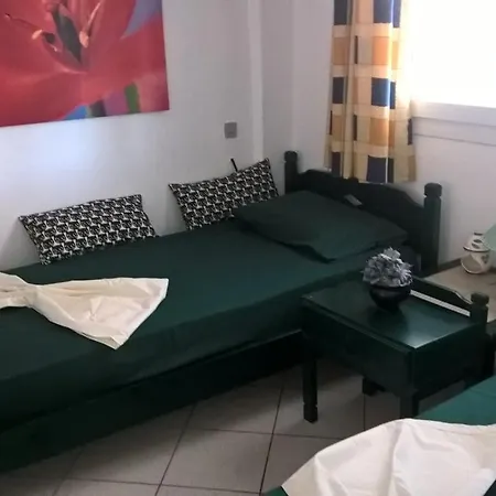 Manos House
